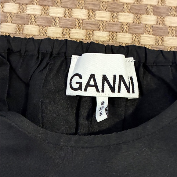 Ganni Elegant Black Off-Shoulder Dress - Picture 6 of 6